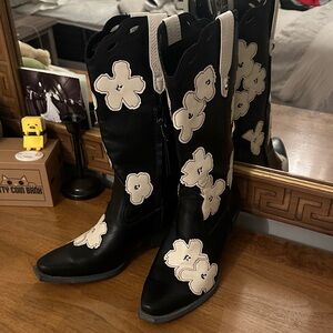 Circus Brand- Black and White Floral Cowboy Boots